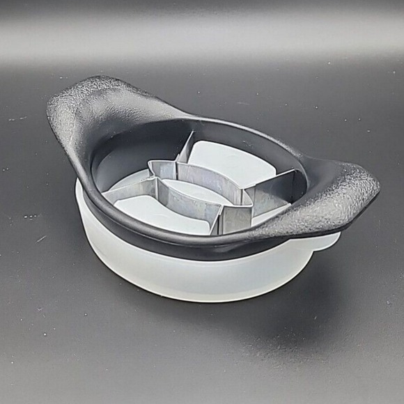 Pampered Chef Other - Pampered Chef Mango Wedger with‎ Blade Guard Cover #2418 Corer Cutter